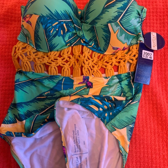 One Piece Swimsuit, size 46 - Picture 4 of 5